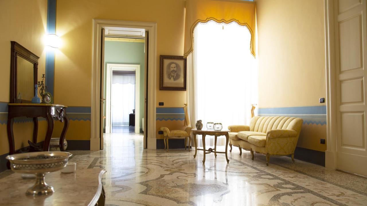 Palazzo Francesco Grassi Bed and Breakfast Aradeo Buitenkant foto