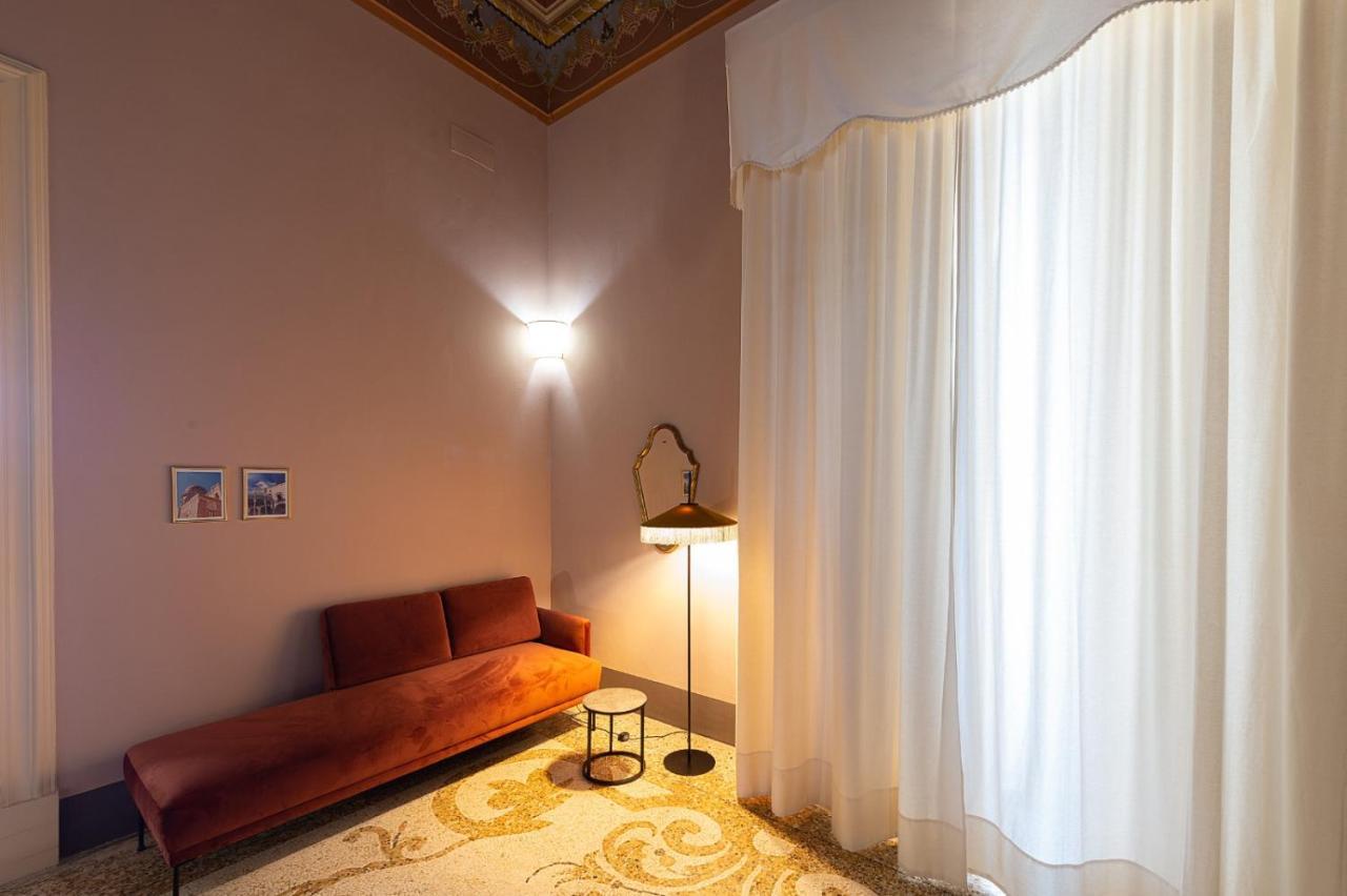Palazzo Francesco Grassi Bed and Breakfast Aradeo Buitenkant foto