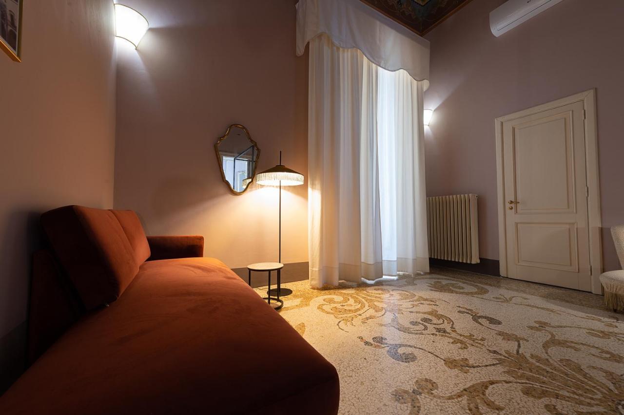 Palazzo Francesco Grassi Bed and Breakfast Aradeo Buitenkant foto
