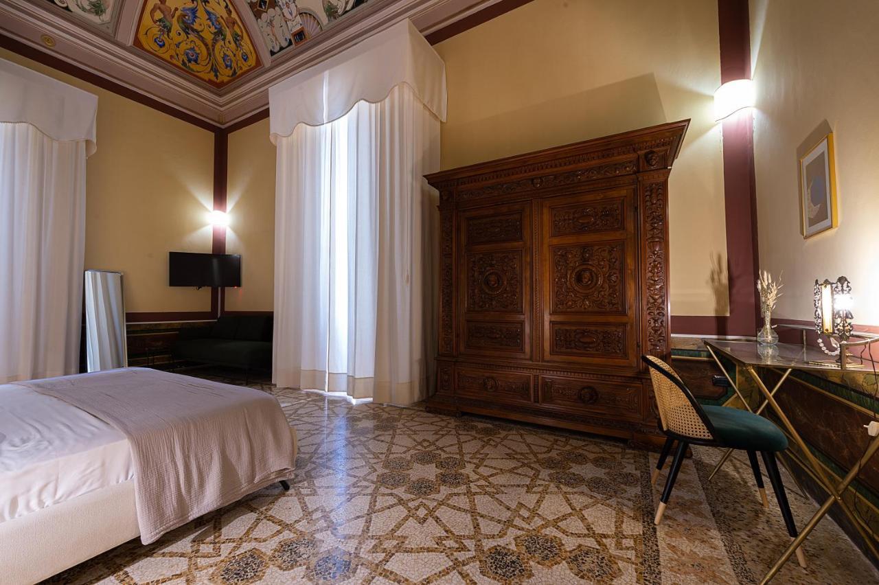 Palazzo Francesco Grassi Bed and Breakfast Aradeo Buitenkant foto