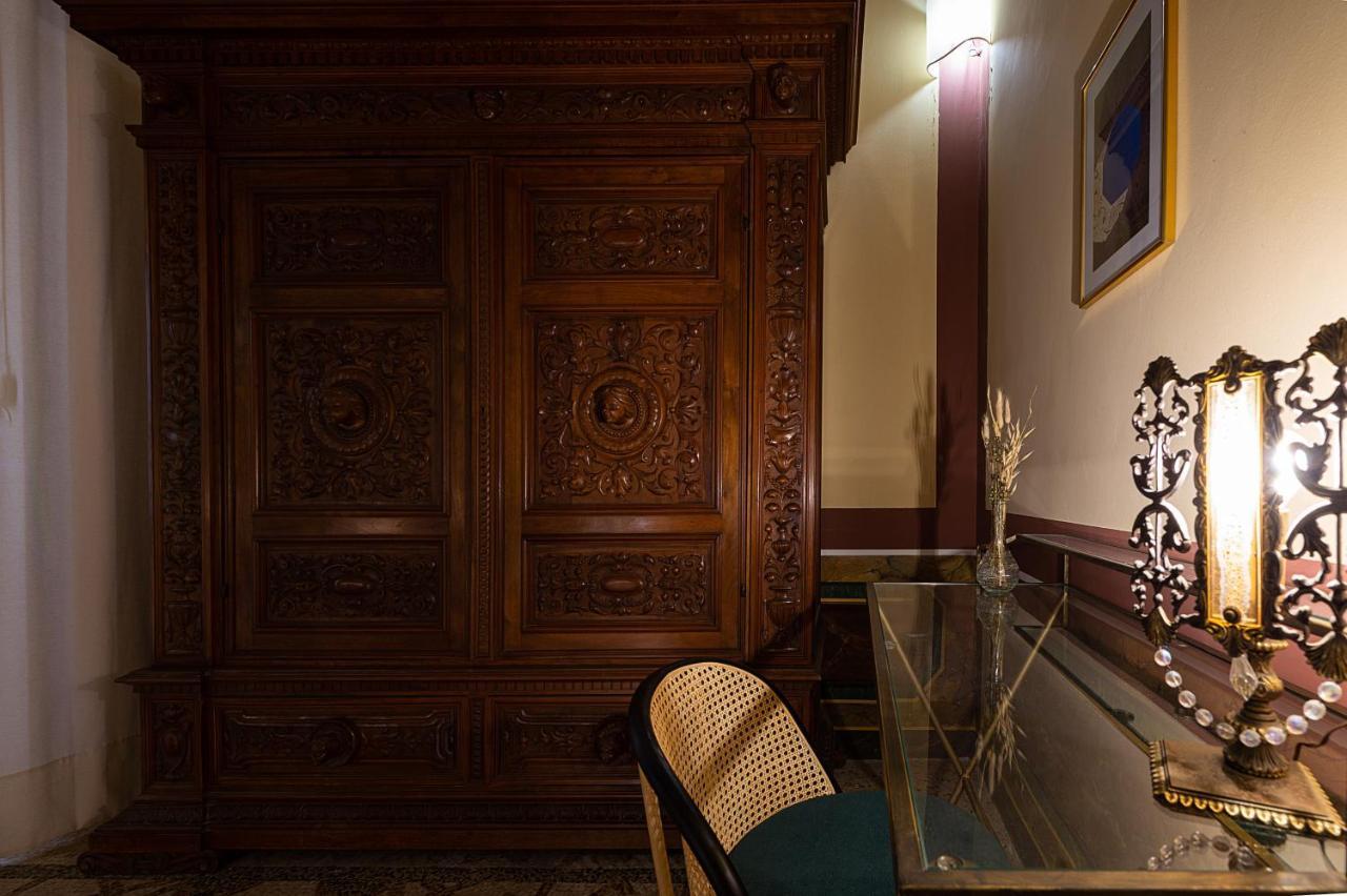 Palazzo Francesco Grassi Bed and Breakfast Aradeo Buitenkant foto