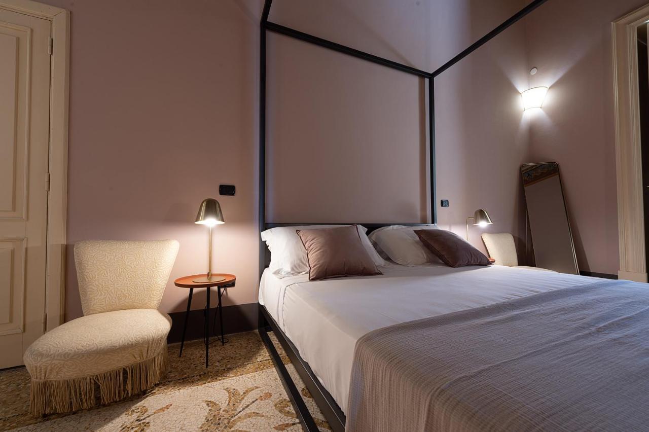 Palazzo Francesco Grassi Bed and Breakfast Aradeo Buitenkant foto