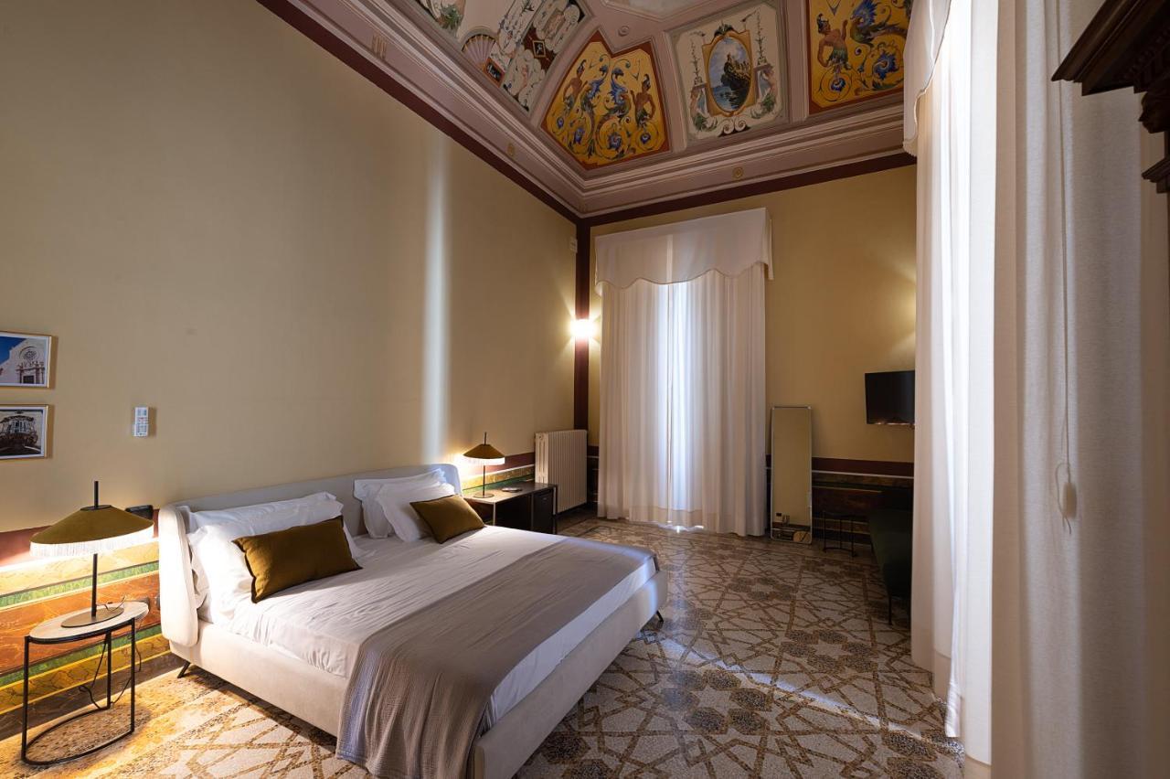 Palazzo Francesco Grassi Bed and Breakfast Aradeo Buitenkant foto