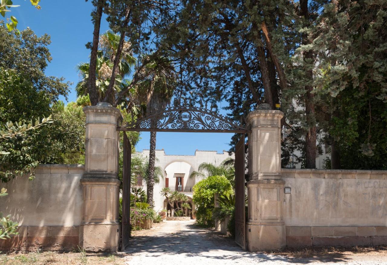 Palazzo Francesco Grassi Bed and Breakfast Aradeo Buitenkant foto