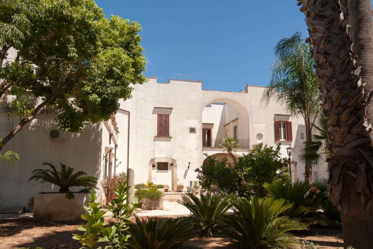 Palazzo Francesco Grassi Bed and Breakfast Aradeo Buitenkant foto
