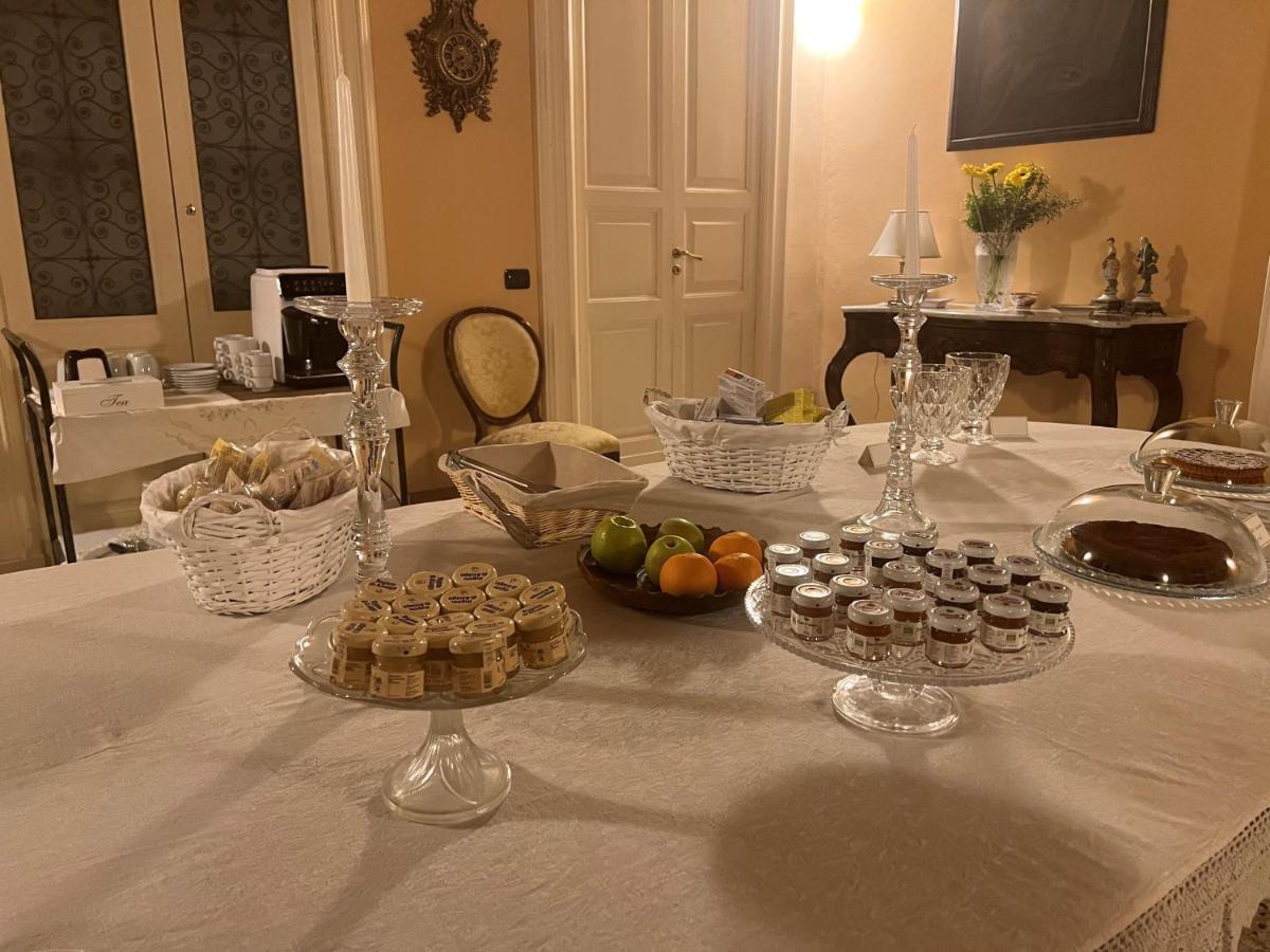 Palazzo Francesco Grassi Bed and Breakfast Aradeo Buitenkant foto